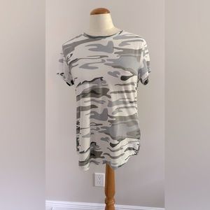 Grey & White Camo Natural Reflections Short Sleeve Shirt Size Medium